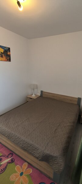 Parc Drumul Taberei langa statia de metrou